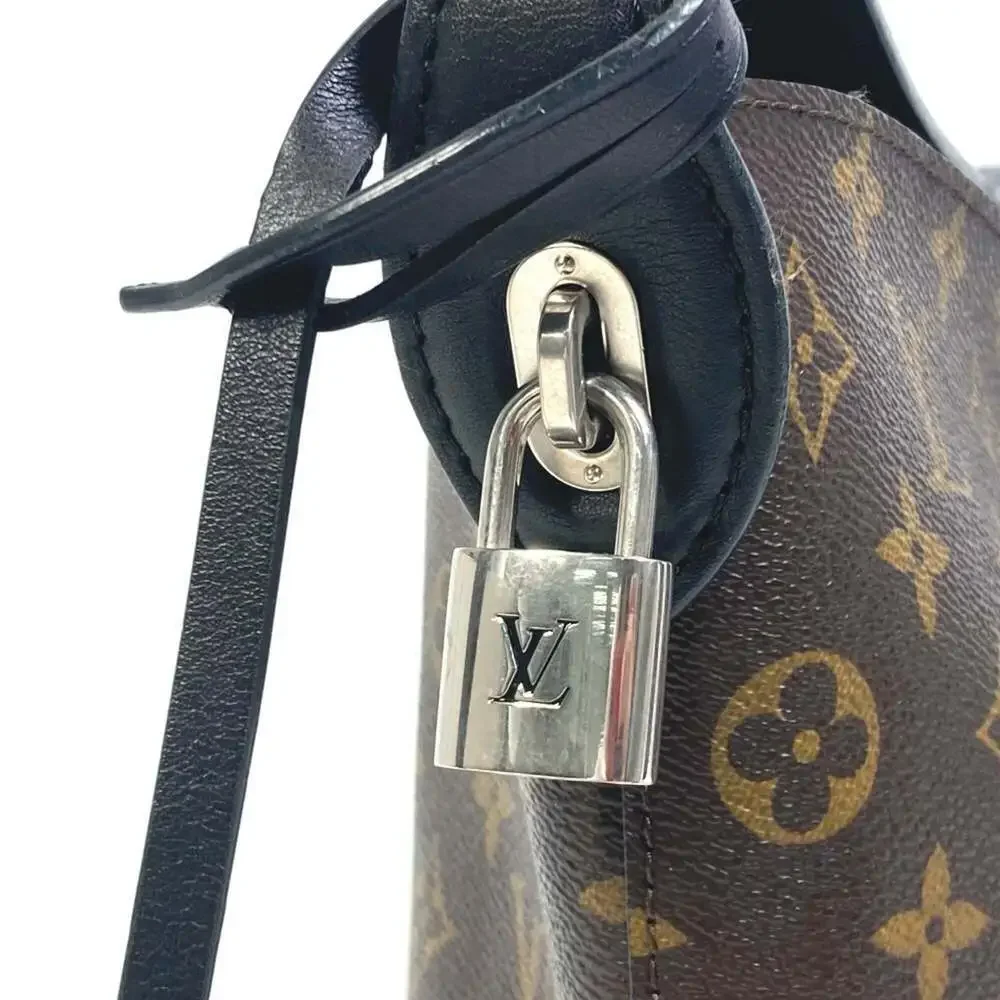 LOUIS VUITTON Authentic Black Monogram Canvas Shoulder Bag